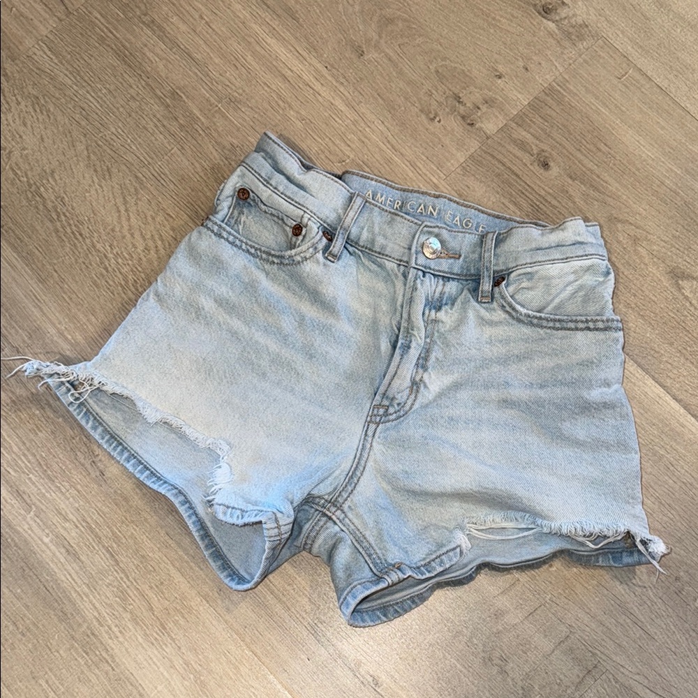 American Eagle Outfitters Women's Light Blue Denim Shorts size 00